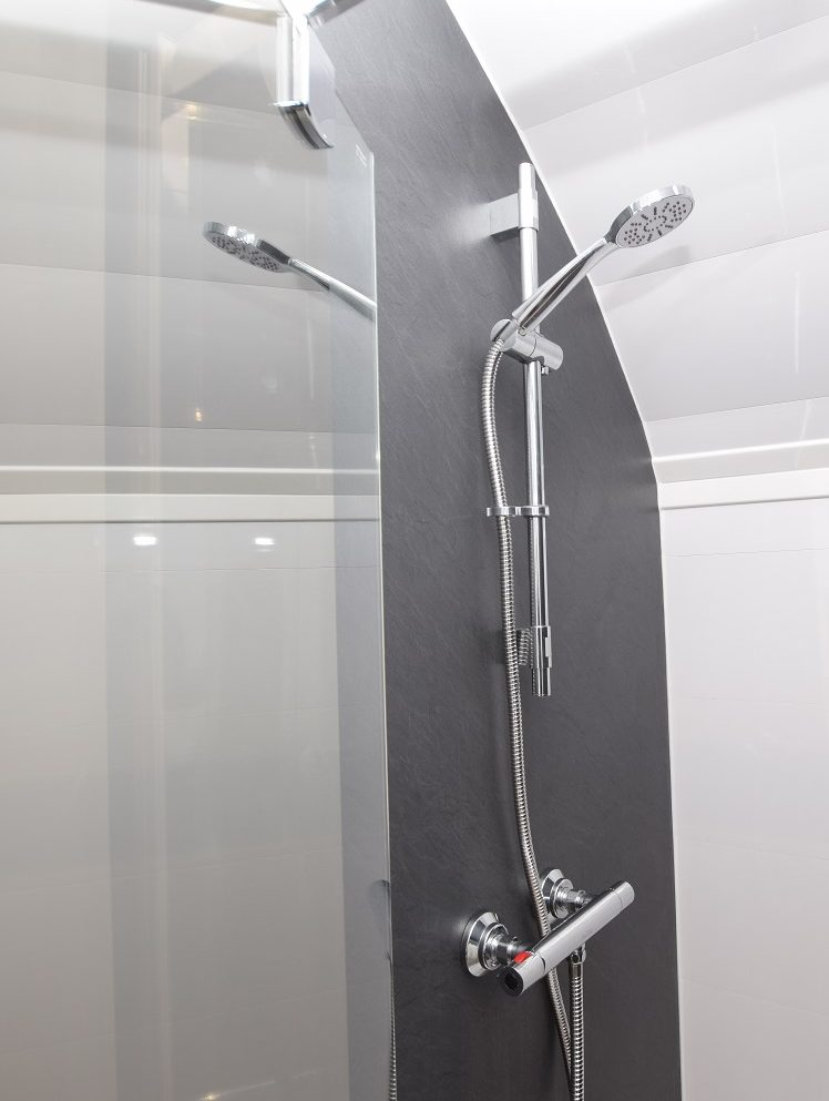 The Stag - Luxury Micro Lodge Shower